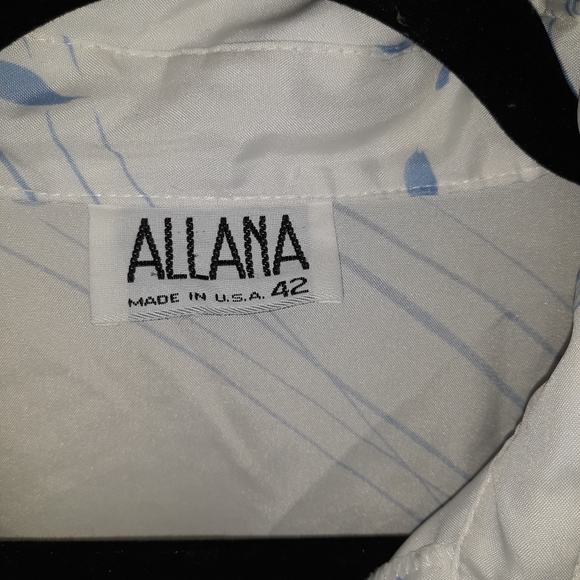 White Button down Blouse with Blue flowers - Picture 3 of 3